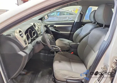 2010 Toyota Corolla Matrix z USA, uszkodzony, nr VIN 2T1KU4EE5AC208682